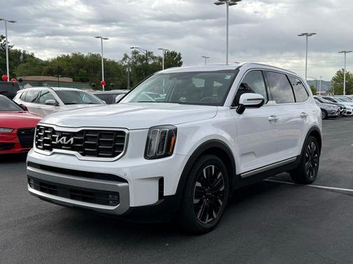 White 2023 Kia Telluride