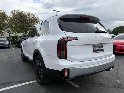 White 2023 Kia Telluride