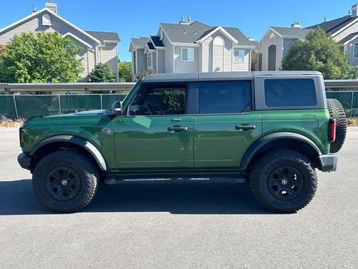 Green Metallic 2022 Ford Bronco Wildtrak
