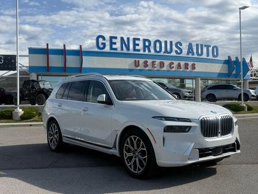 White Metallic 2026 BMW X7 xDrive40i