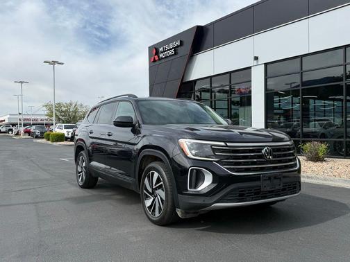 Deep Black Pearl Effect 2024 Volkswagen Atlas 2.0T SE