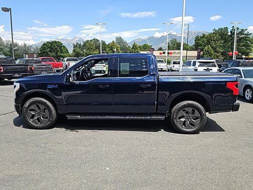2024 Ford F-150 Lightning LARIAT