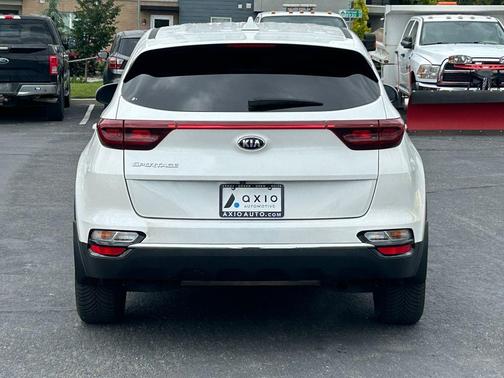 Snow White Pearl 2022 Kia Sportage LX