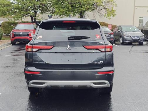 2024 Mitsubishi Outlander PHEV SE