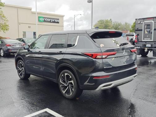 2024 Mitsubishi Outlander PHEV SE