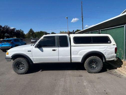 2000 Mazda B4000 SE Cab Plus 4