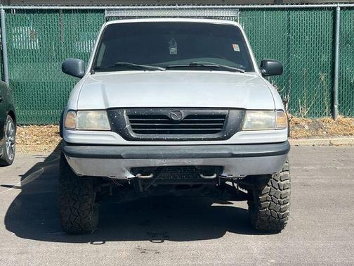 2000 Mazda B4000 SE Cab Plus 4
