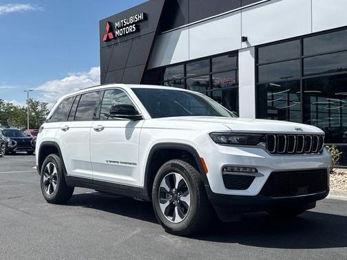 Bright White Clearcoat 2024 Jeep Grand Cherokee 4xe Base