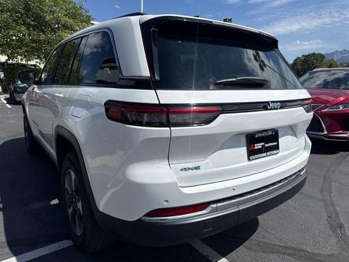 Bright White Clearcoat 2024 Jeep Grand Cherokee 4xe Base