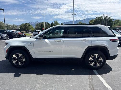 Bright White Clearcoat 2024 Jeep Grand Cherokee 4xe Base
