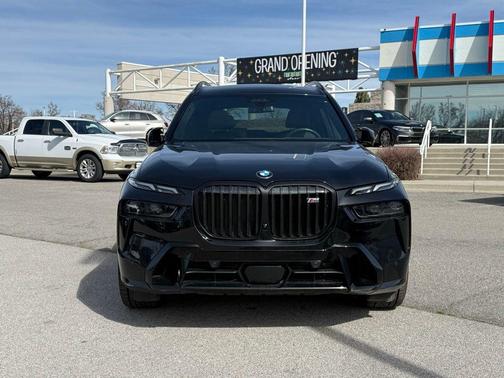 2025 BMW X7 M60i