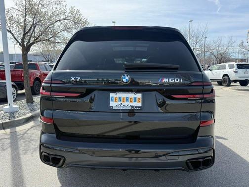 2025 BMW X7 M60i