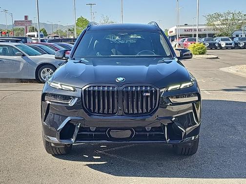 2025 BMW X7 M60i