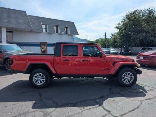 2023 Jeep Gladiator Sport