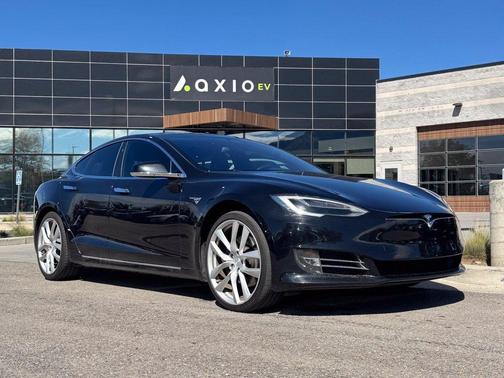 Black 2017 Tesla Model S P100D
