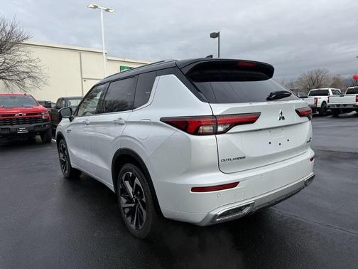2025 Mitsubishi Outlander PHEV SEL