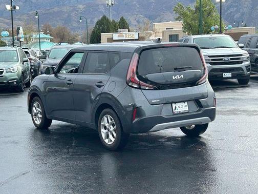 Gravity Gray 2023 Kia Soul LX