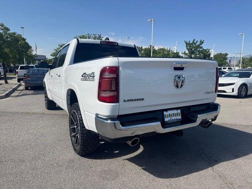 Bright White Clearcoat 2020 RAM 1500 Laramie