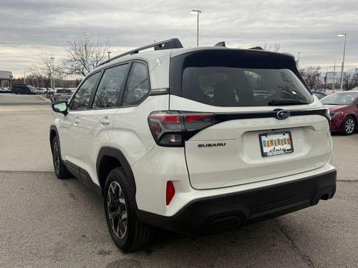 2025 Subaru Forester Base