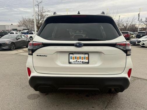 2025 Subaru Forester Base