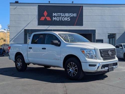 2024 Nissan Titan SV