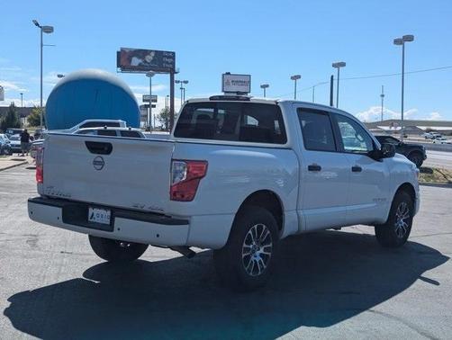 2024 Nissan Titan SV