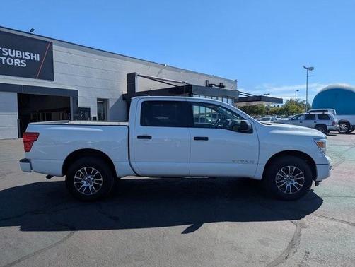 2024 Nissan Titan SV
