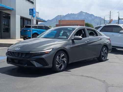 Amazon Gray 2025 Hyundai ELANTRA SEL Convenience
