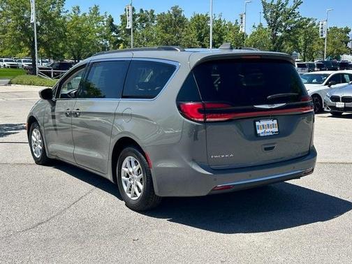 2022 Chrysler Pacifica Touring-L