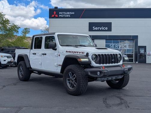 Bright White Clearcoat 2024 Jeep Gladiator Mojave