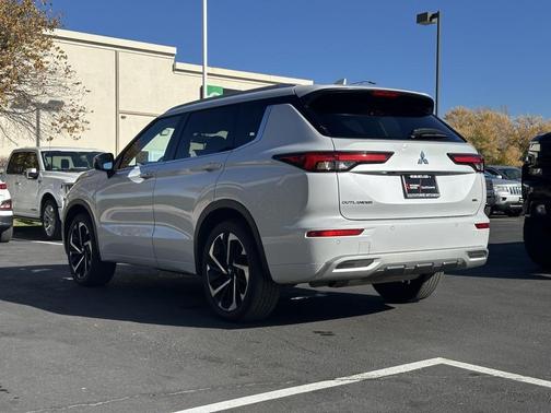 2024 Mitsubishi Outlander SEL