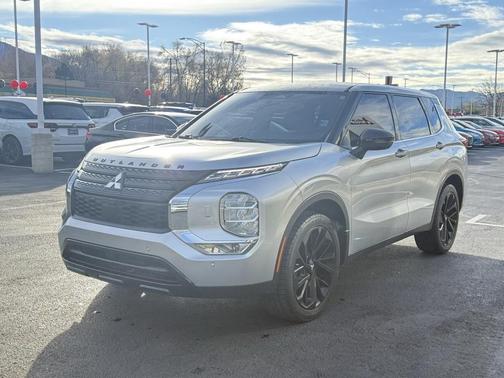 2023 Mitsubishi Outlander SE Black Edition