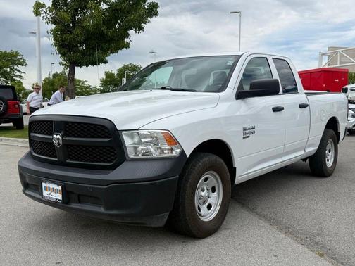 Bright White Clearcoat 2022 RAM 1500 Classic Tradesman