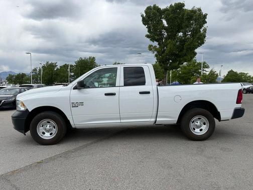 Bright White Clearcoat 2022 RAM 1500 Classic Tradesman