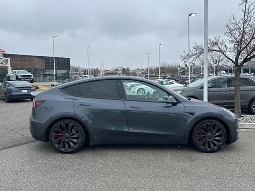2023 Tesla Model Y Performance