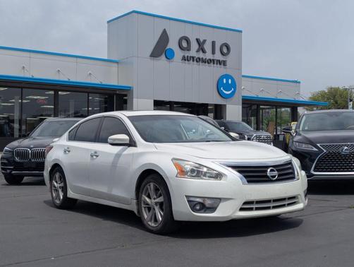 Pearl White 2015 Nissan Altima 2.5 SV