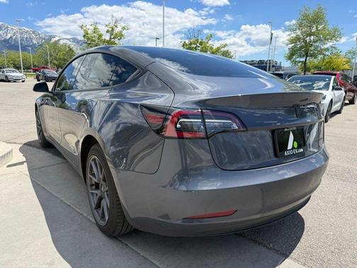 Gray 2022 Tesla Model 3 Long Range
