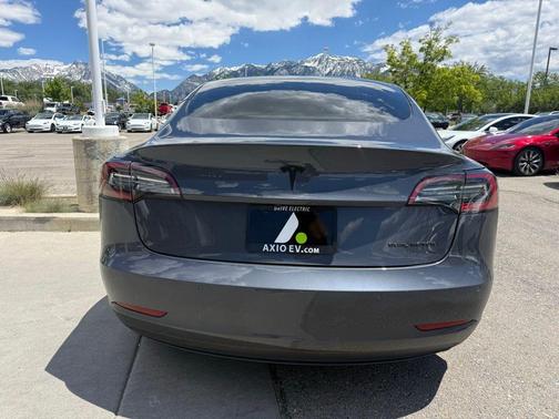 Gray 2022 Tesla Model 3 Long Range