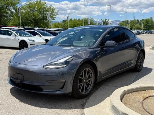 Gray 2022 Tesla Model 3 Long Range