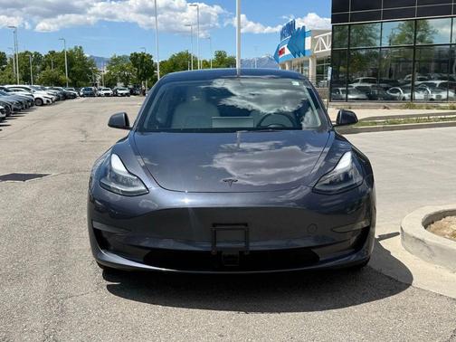Gray 2022 Tesla Model 3 Long Range