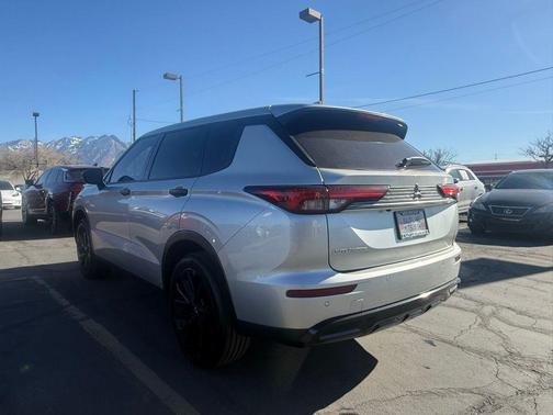 2022 Mitsubishi Outlander SE Launch Edition