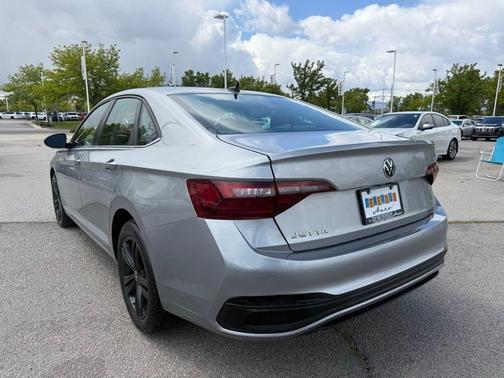 Pyrite Silver Metallic 2022 Volkswagen Jetta 1.5T SE