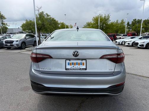 Pyrite Silver Metallic 2022 Volkswagen Jetta 1.5T SE