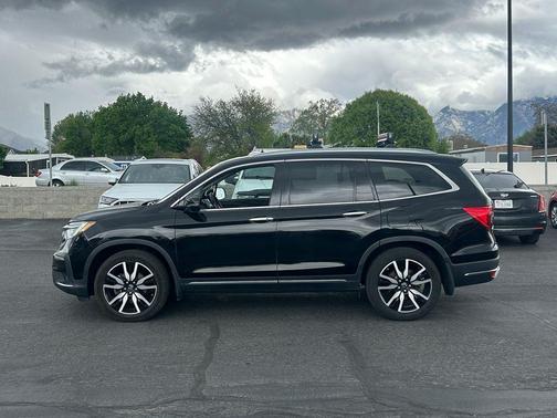 White 2021 Honda Pilot Elite