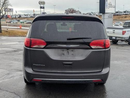2020 Chrysler Pacifica Touring-L