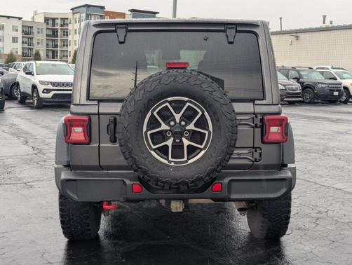 Granite Crystal Clearcoat Metallic 2025 Jeep Wrangler Rubicon