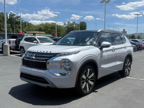Black 2026 Mitsubishi Outlander SEL