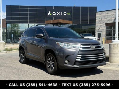 Predawn Gray Mica 2019 Toyota Highlander XLE