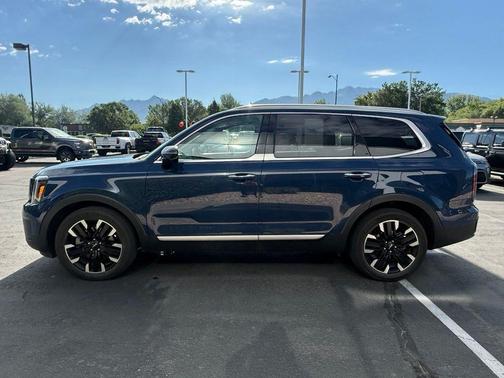 Midnight Black 2023 Kia Telluride SX