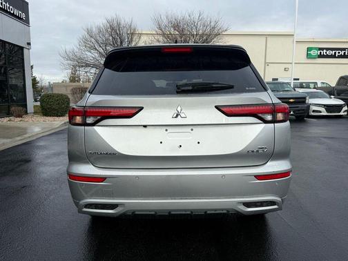 2025 Mitsubishi Outlander PHEV SEL